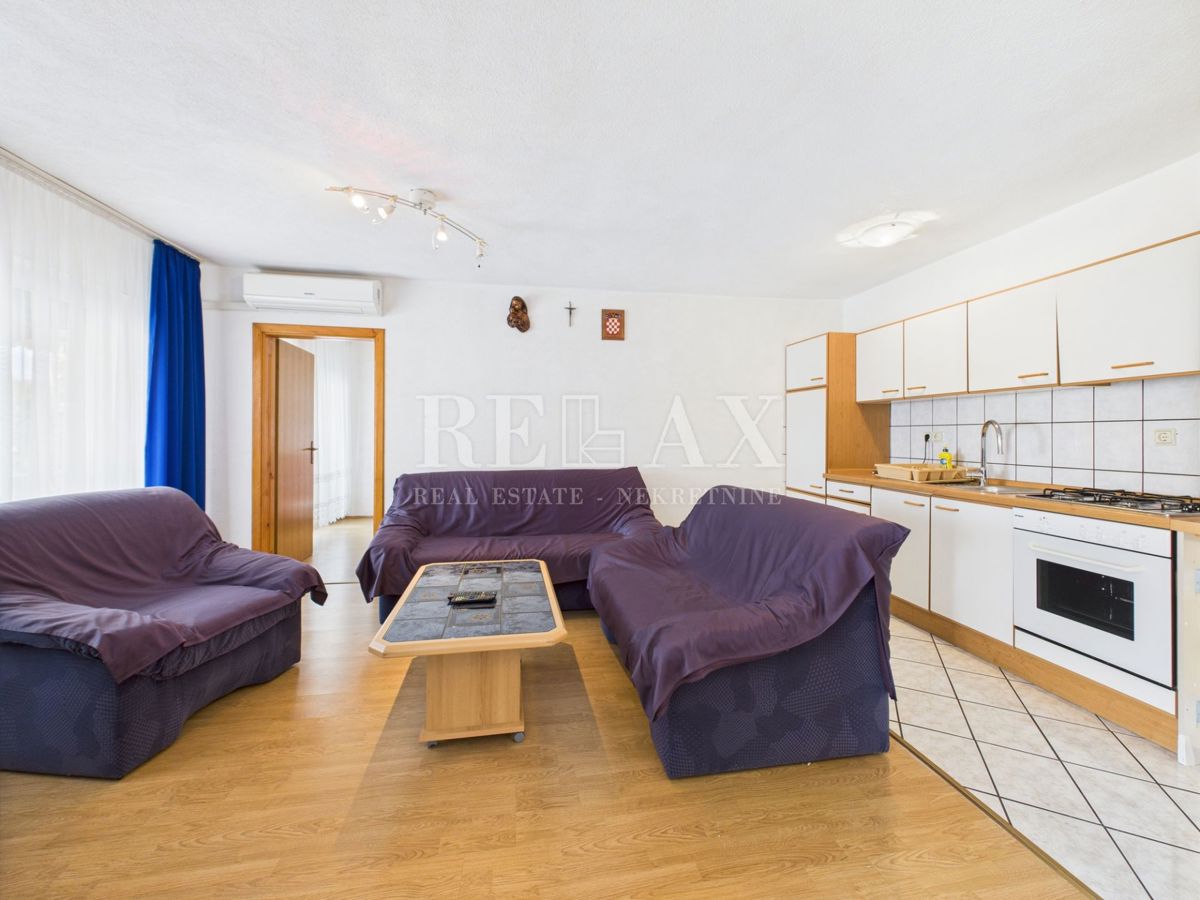 Crikvenica - casa con 3 unità abitative