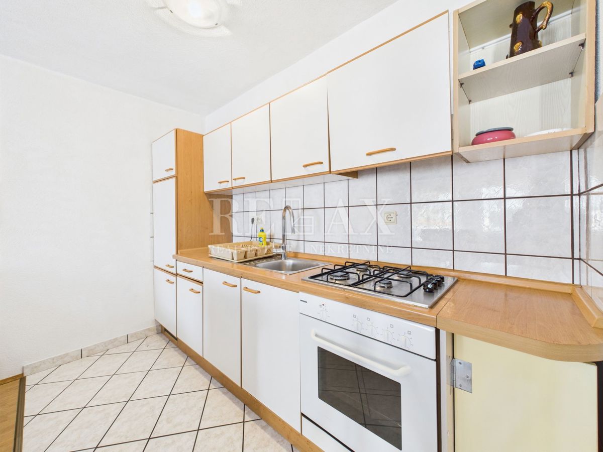 Crikvenica - casa con 3 unità abitative