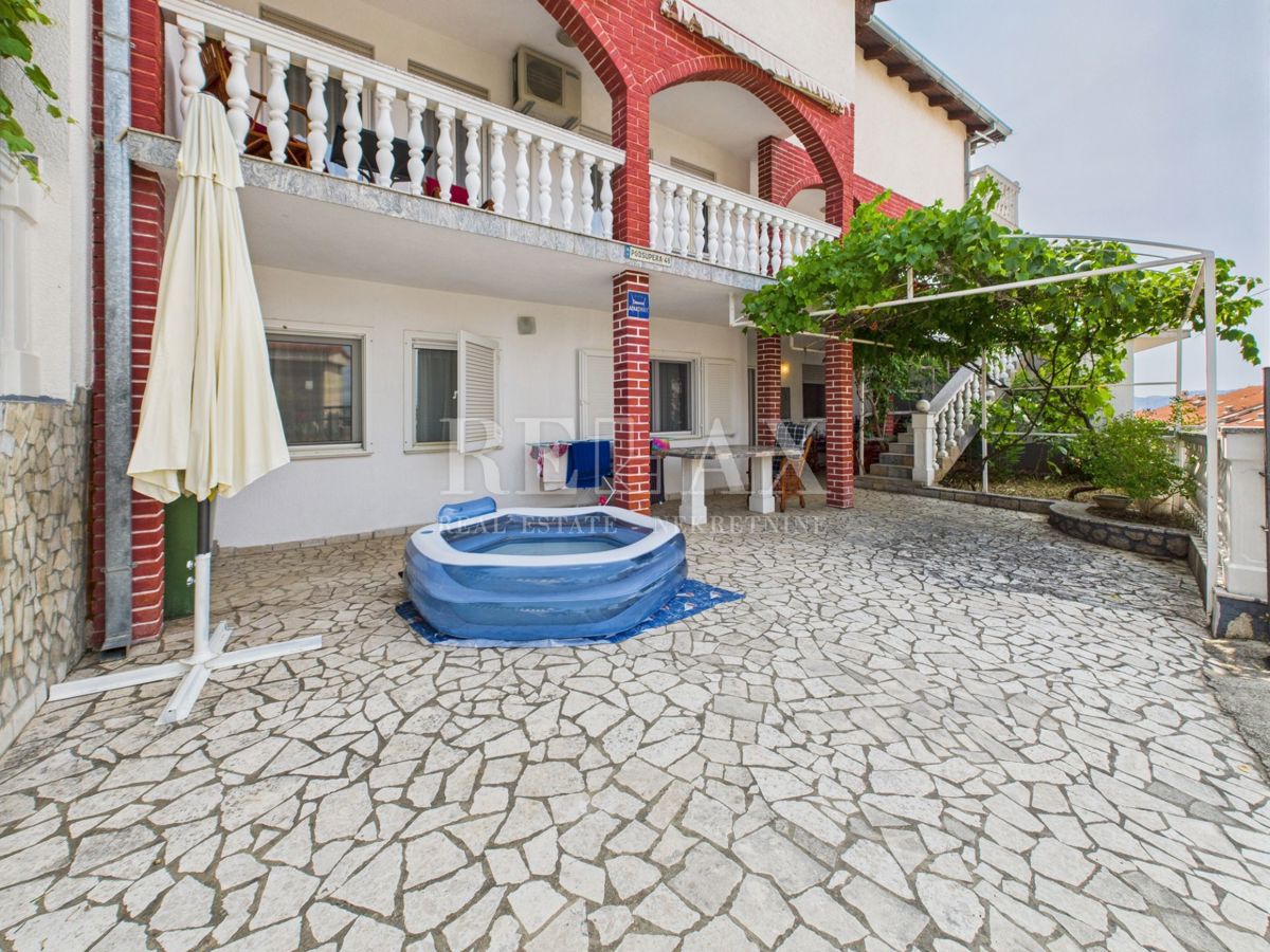 Crikvenica - casa con 3 unità abitative