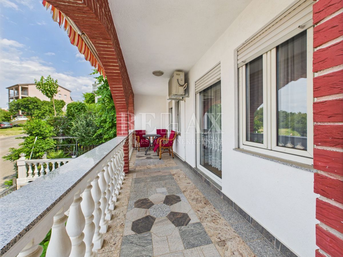 Crikvenica - casa con 3 unità abitative