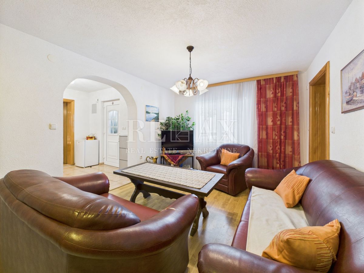 Crikvenica - casa con 3 unità abitative