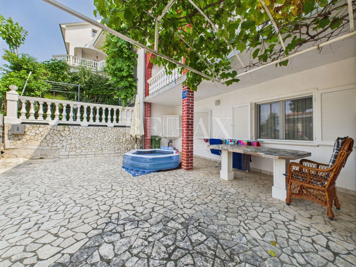 Crikvenica - casa con 3 unità abitative