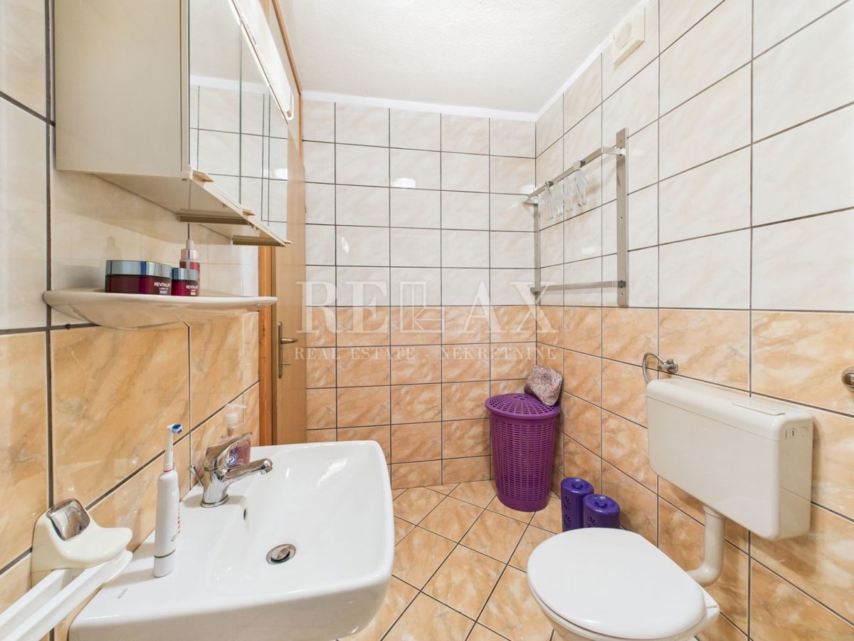 Crikvenica - casa con 3 unità abitative