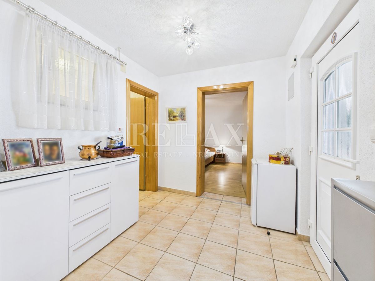 Crikvenica - casa con 3 unità abitative