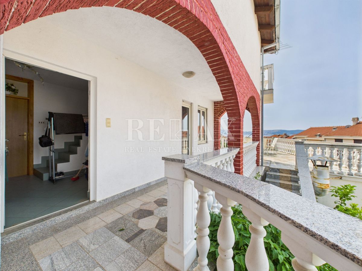 Crikvenica - casa con 3 unità abitative