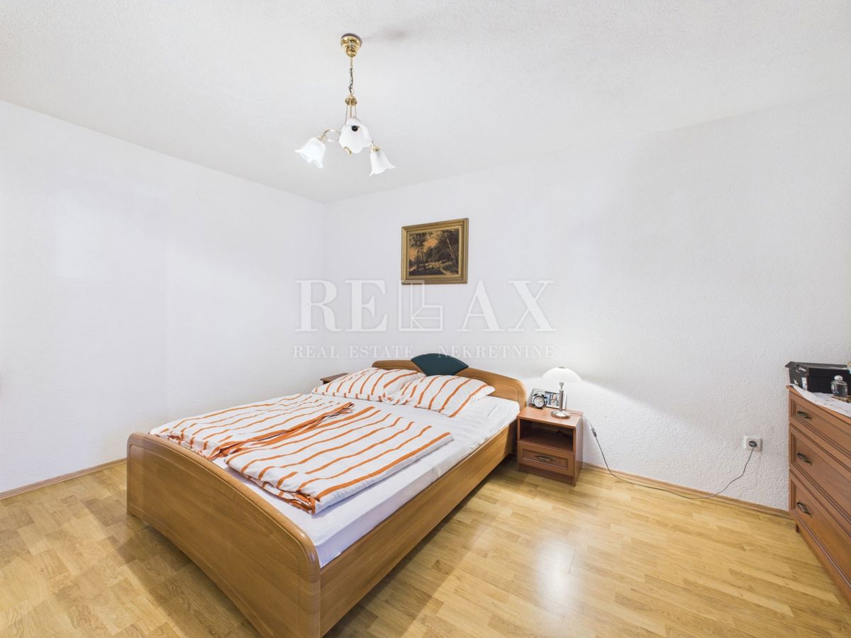 Crikvenica - casa con 3 unità abitative