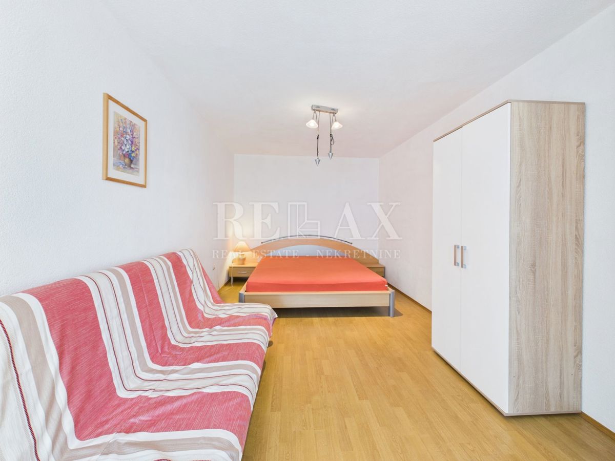 Crikvenica - casa con 3 unità abitative