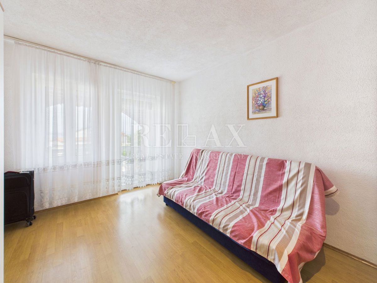 Crikvenica - casa con 3 unità abitative