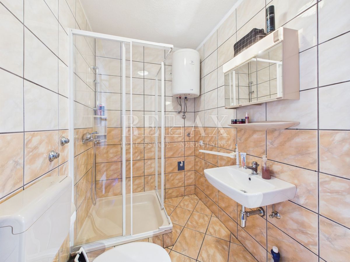 Crikvenica - casa con 3 unità abitative