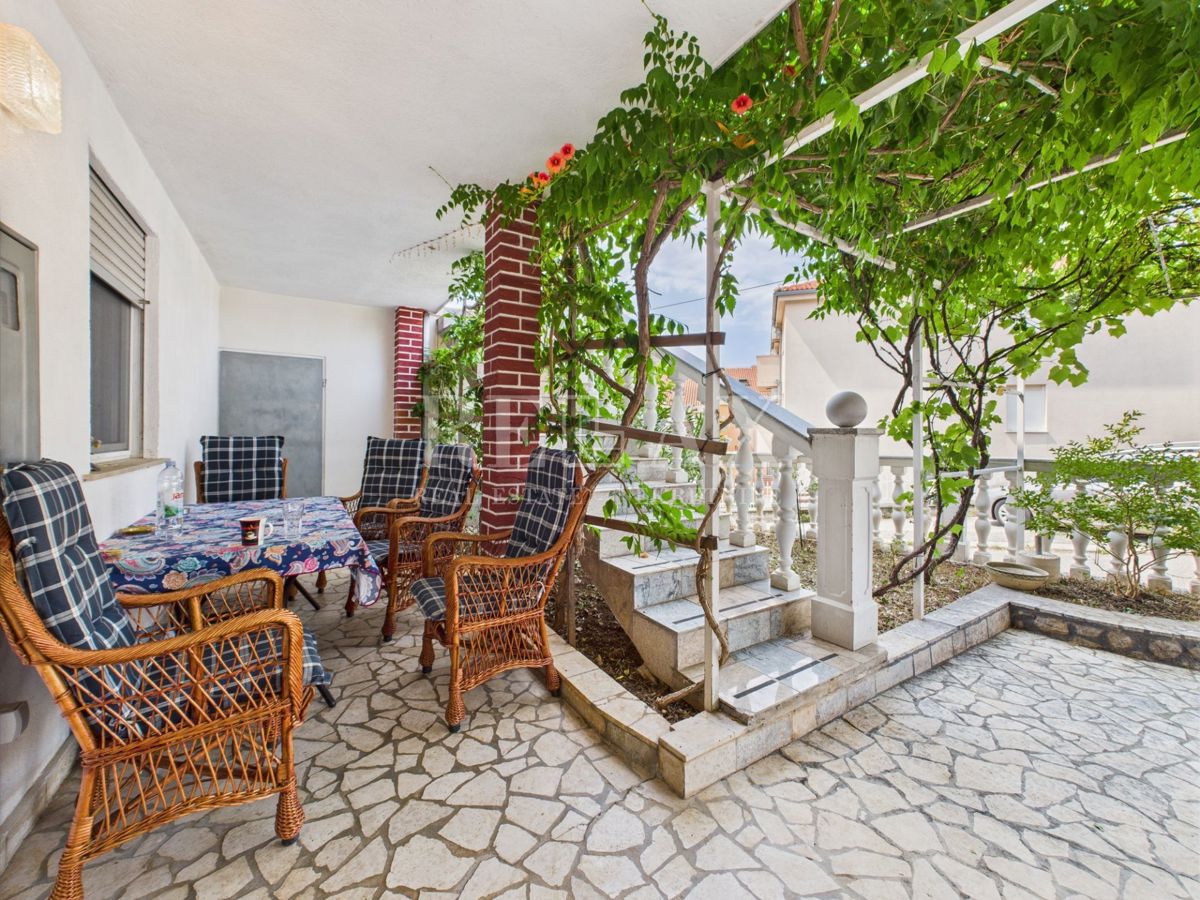 Crikvenica - casa con 3 unità abitative