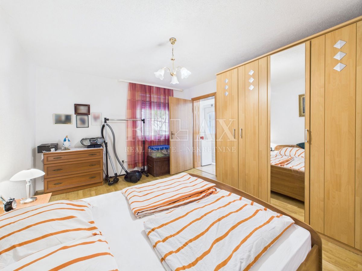 Crikvenica - casa con 3 unità abitative