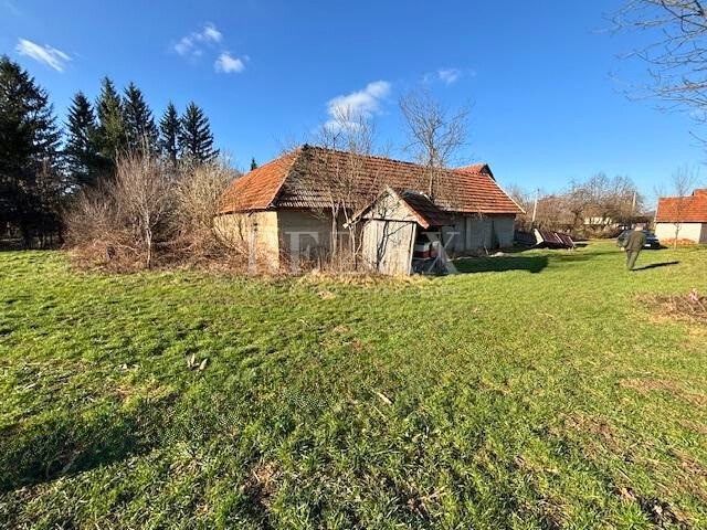 Lapat, Plaški - fattoria