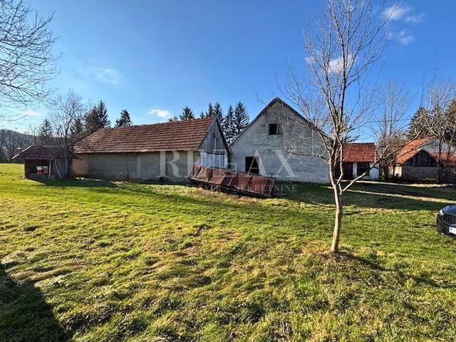 Lapat, Plaški - fattoria