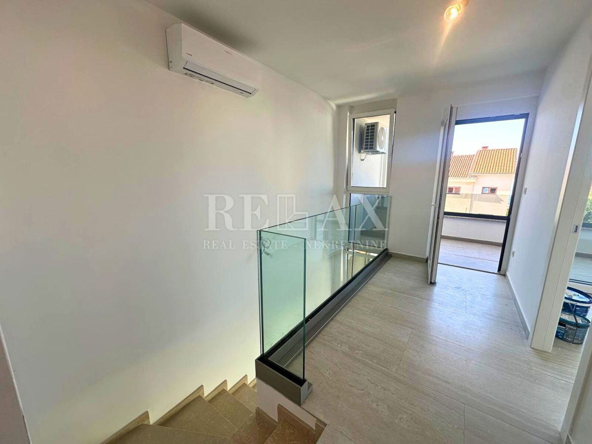 Dramalj - appartamento duplex con piscina, nuova costruzione