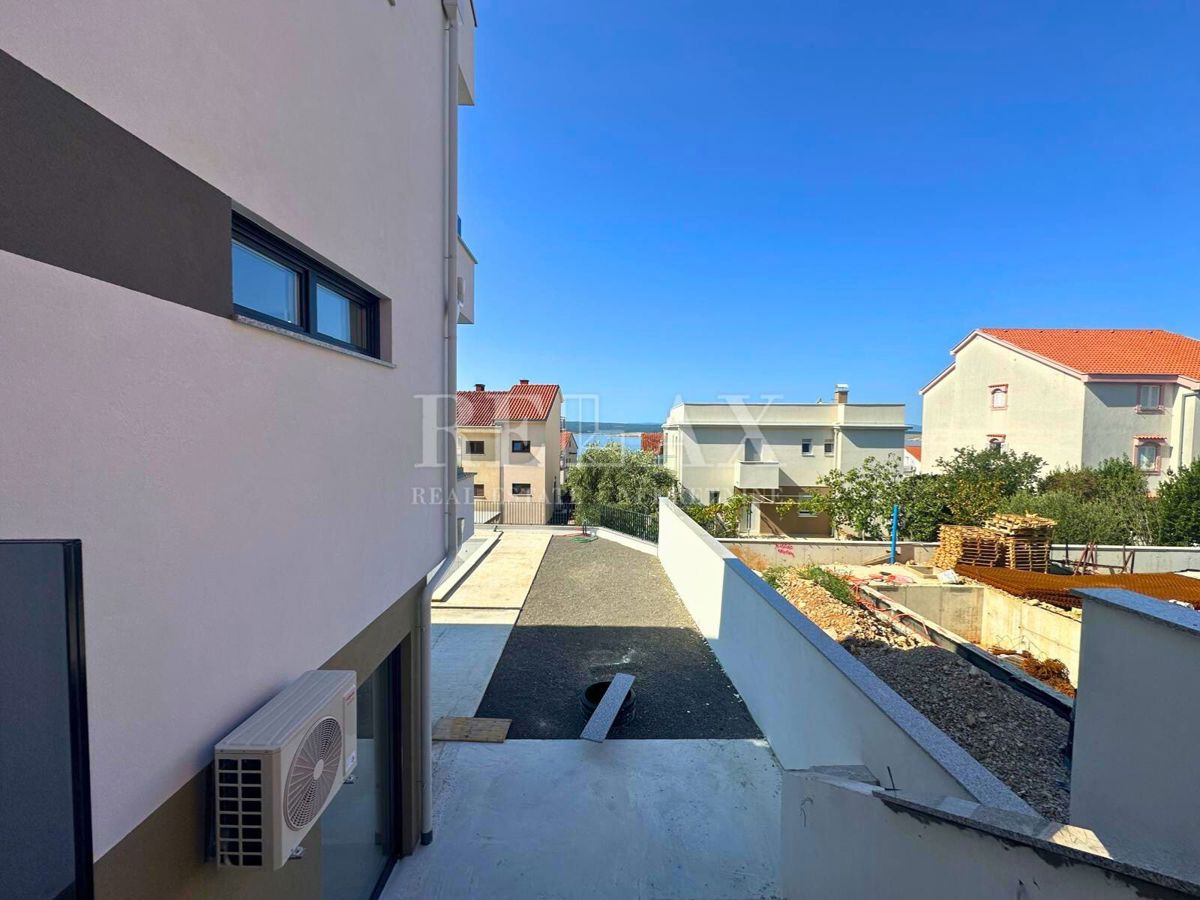 Dramalj - appartamento duplex con piscina, nuova costruzione