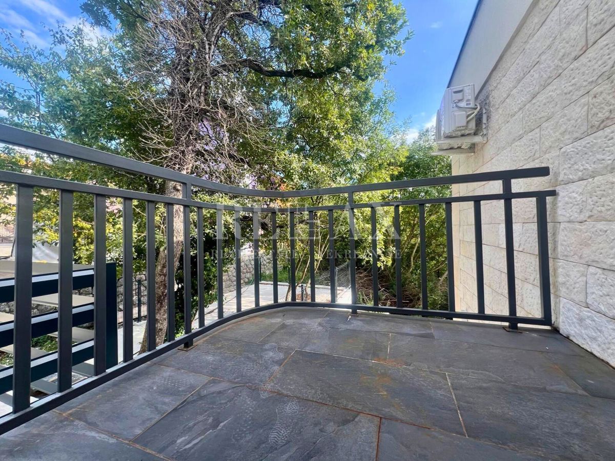 Rijeka, Srdoči - appartamento in un nuovo edificio, terrazza