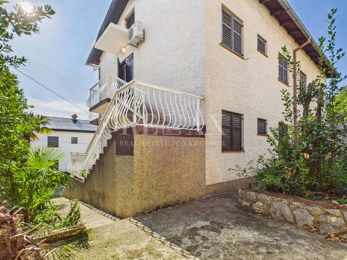 Dramalj - casa con due unità abitative