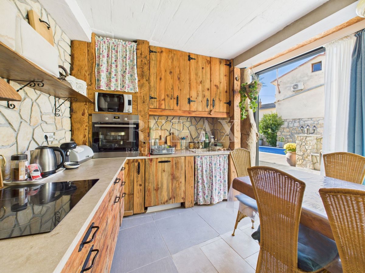 Bribir – Casa con piscina e tre appartamenti