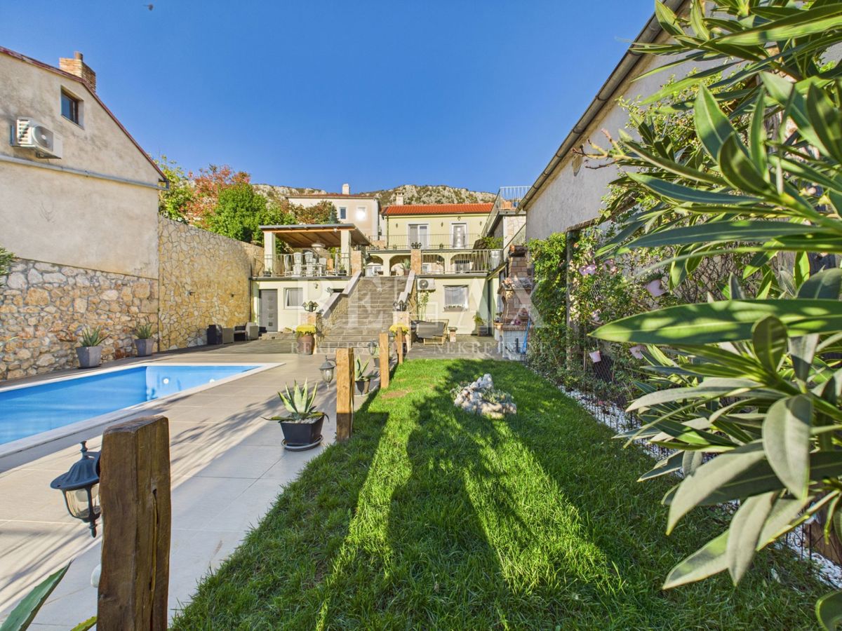 Bribir – Casa con piscina e tre appartamenti