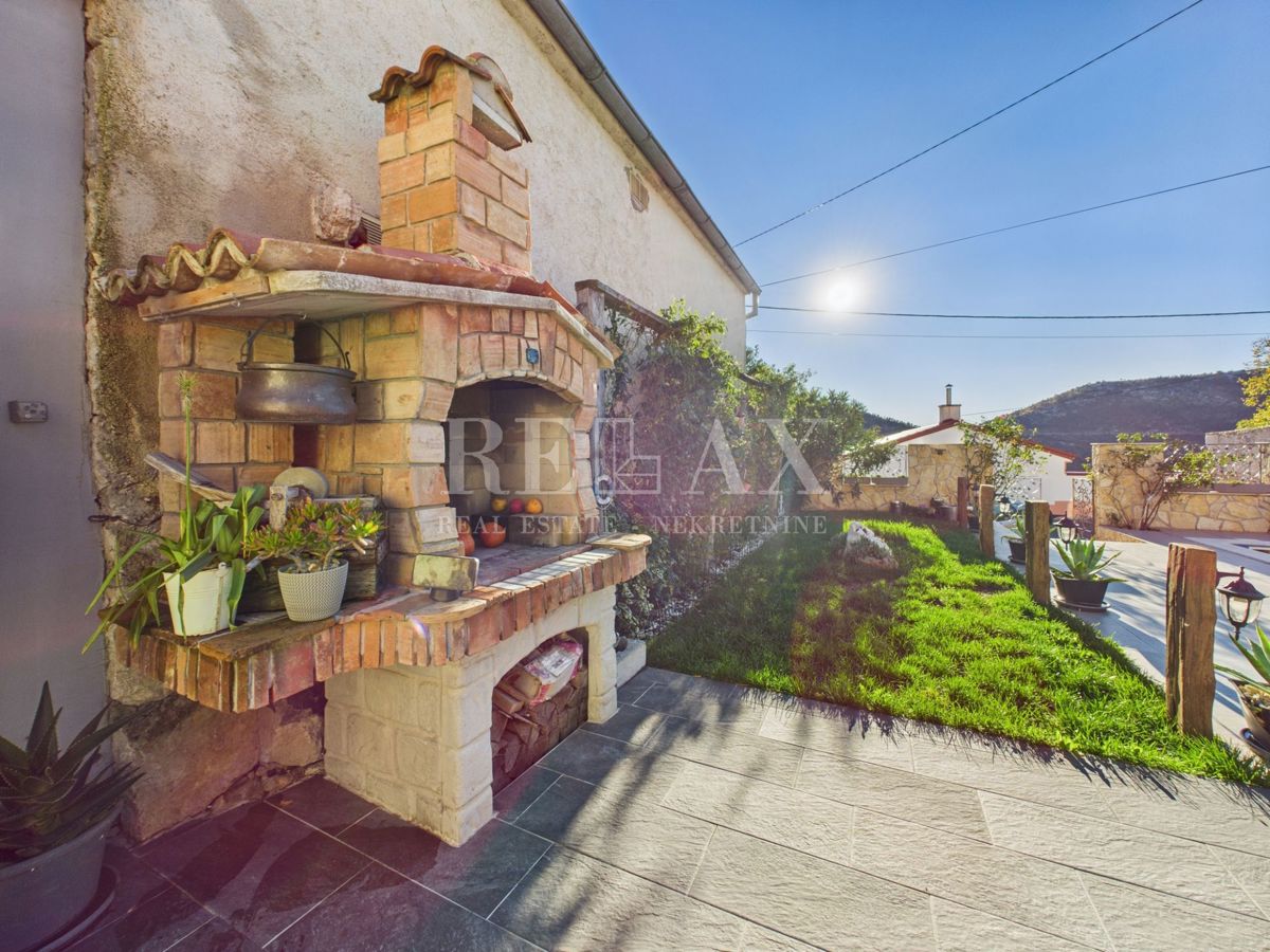 Bribir – Casa con piscina e tre appartamenti