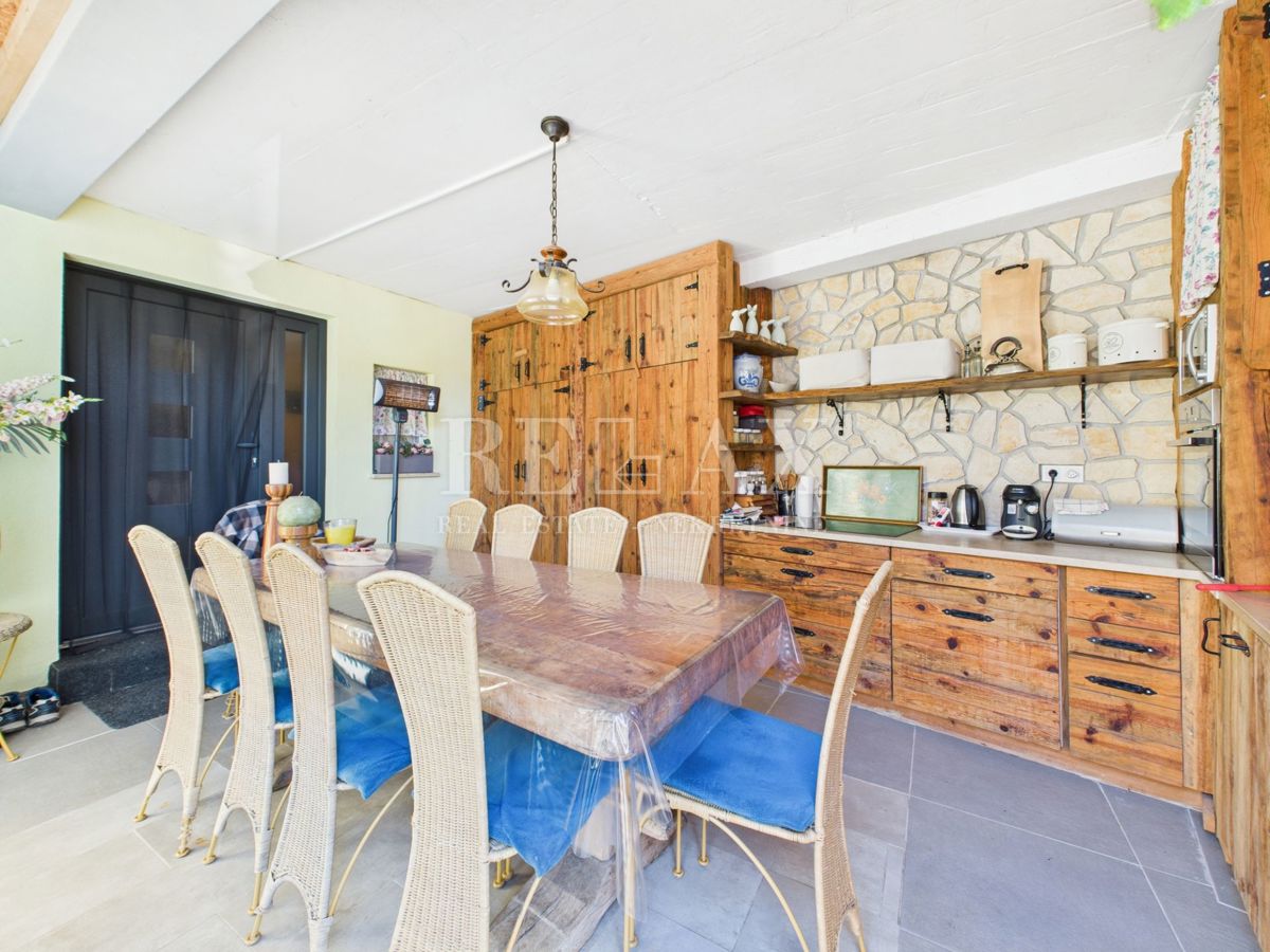 Bribir – Casa con piscina e tre appartamenti