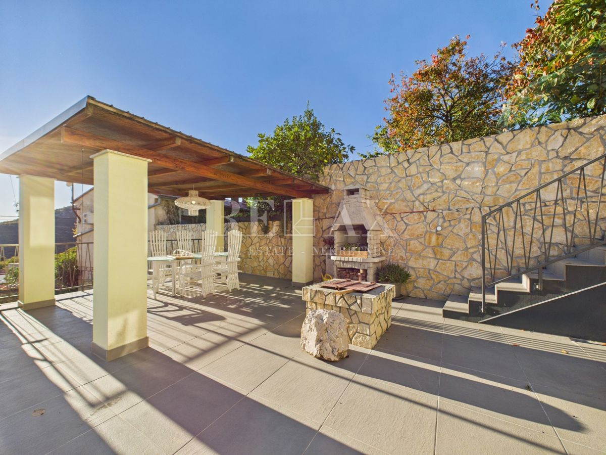 Bribir – Casa con piscina e tre appartamenti