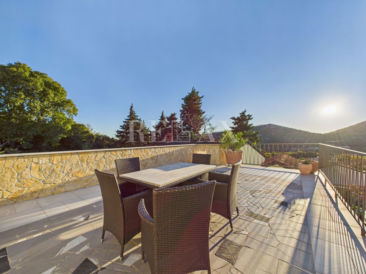 Bribir – Casa con piscina e tre appartamenti