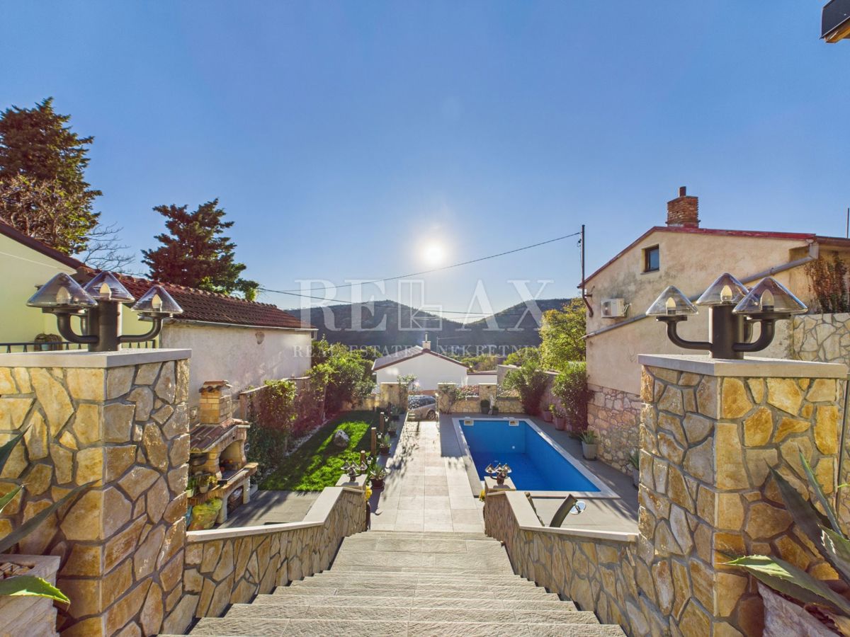 Bribir – Casa con piscina e tre appartamenti