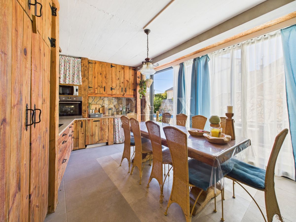 Bribir – Casa con piscina e tre appartamenti