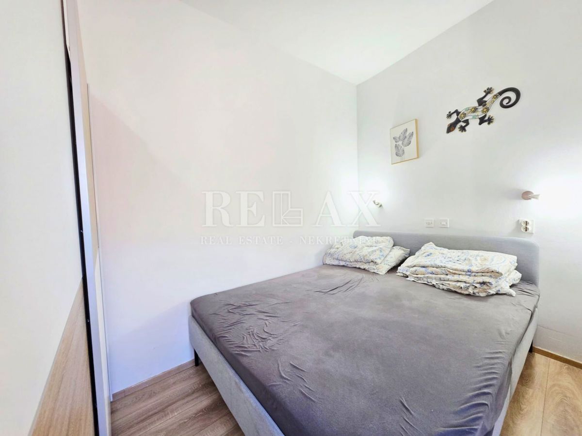 Crikvenica - due case, garage