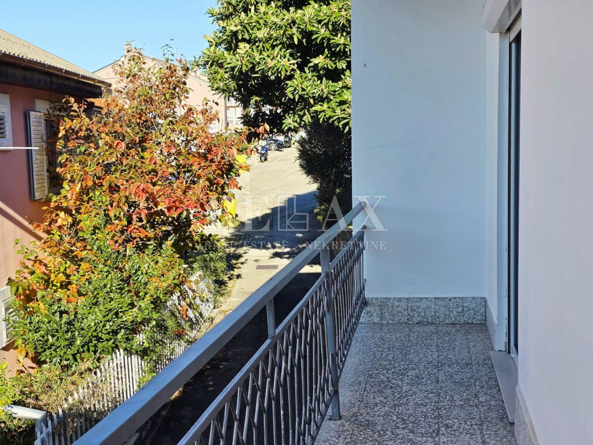 Crikvenica - due case, garage