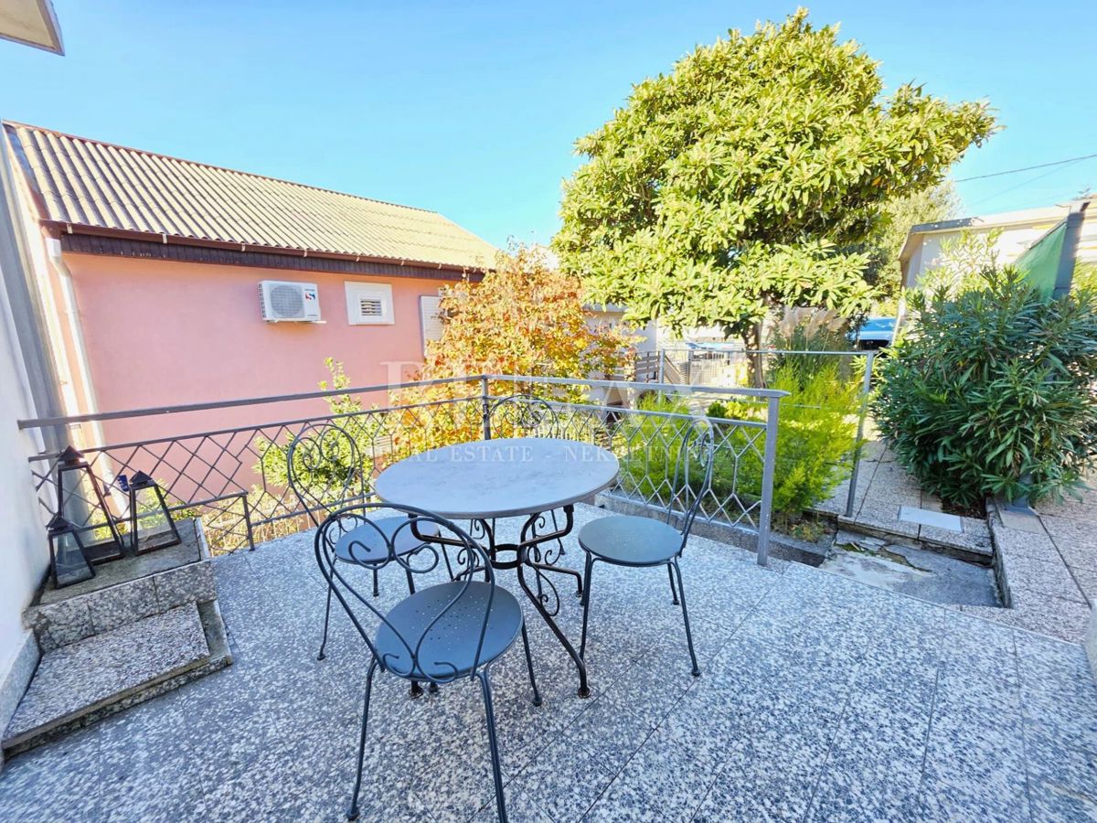 Crikvenica - due case, garage