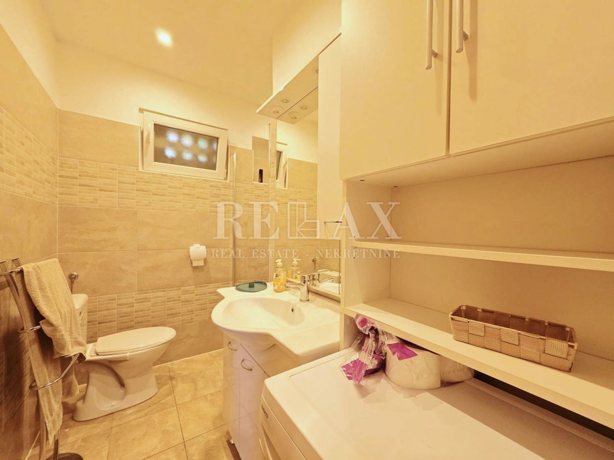 Crikvenica - due case, garage