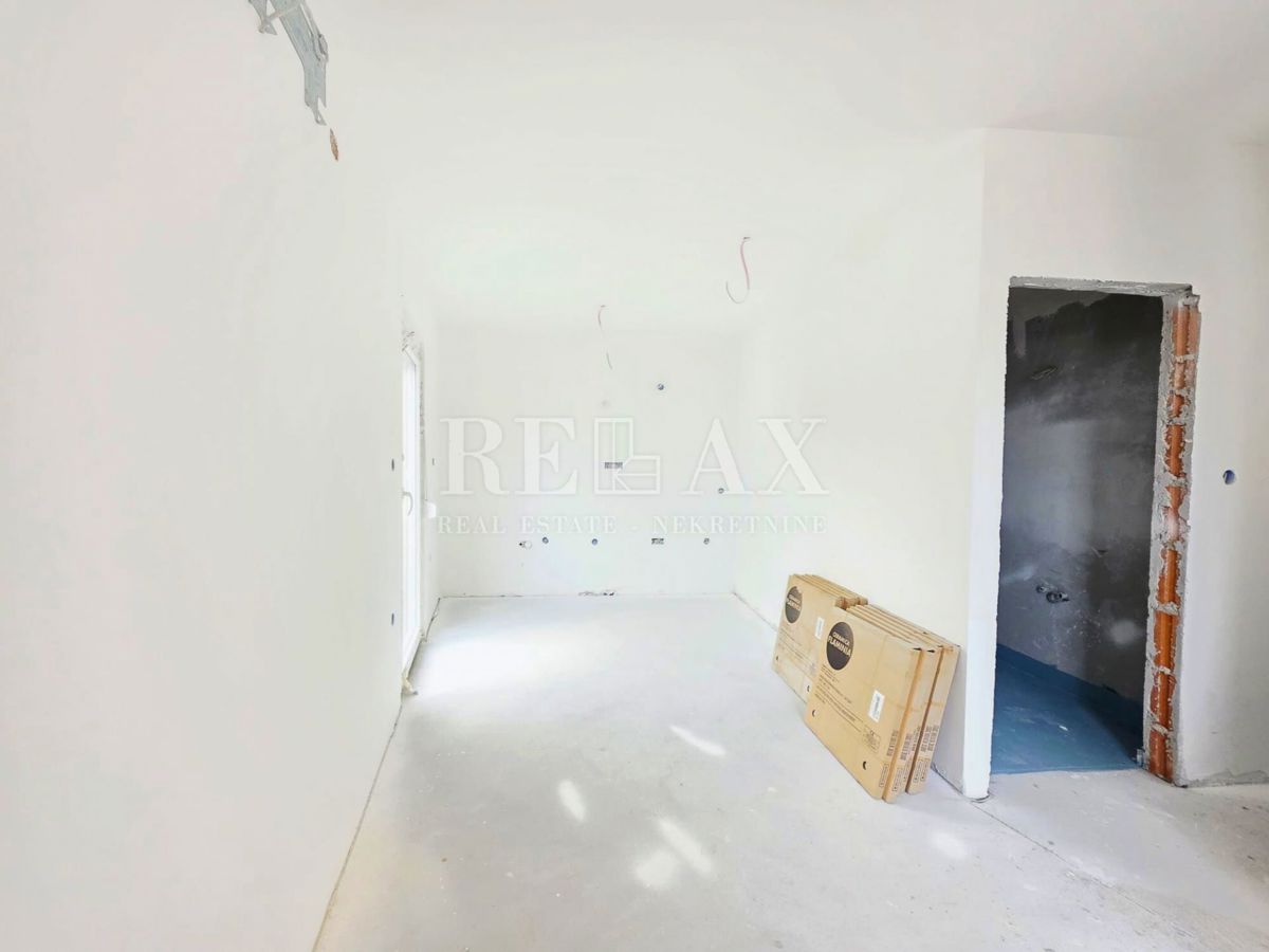 Crikvenica - appartamento con ampia terrazza, parcheggio