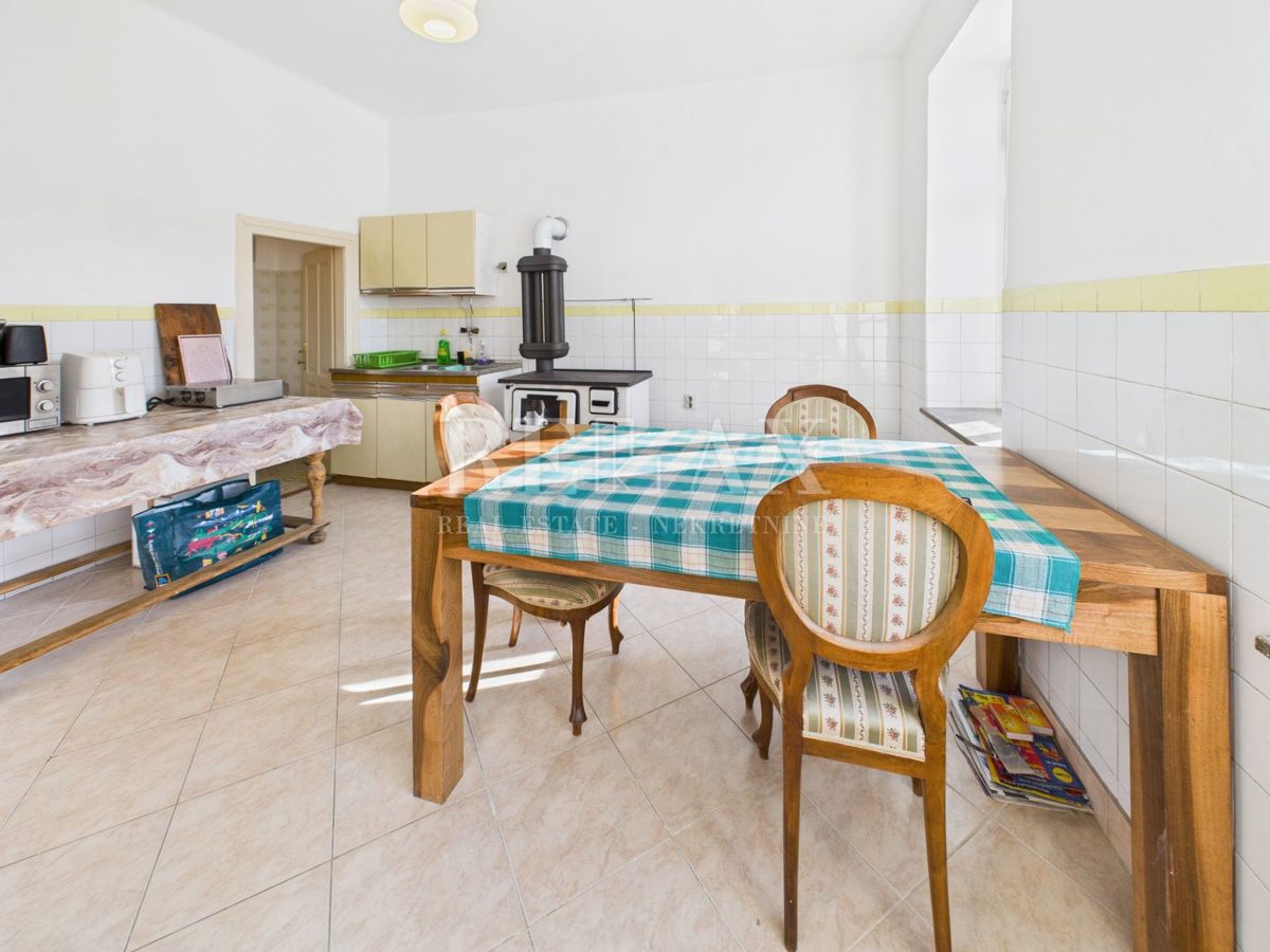 Bribir - casa autentica con giardino