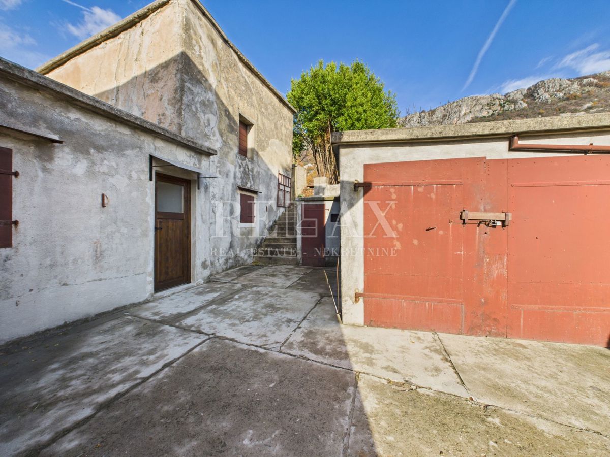 Bribir - casa autentica con giardino