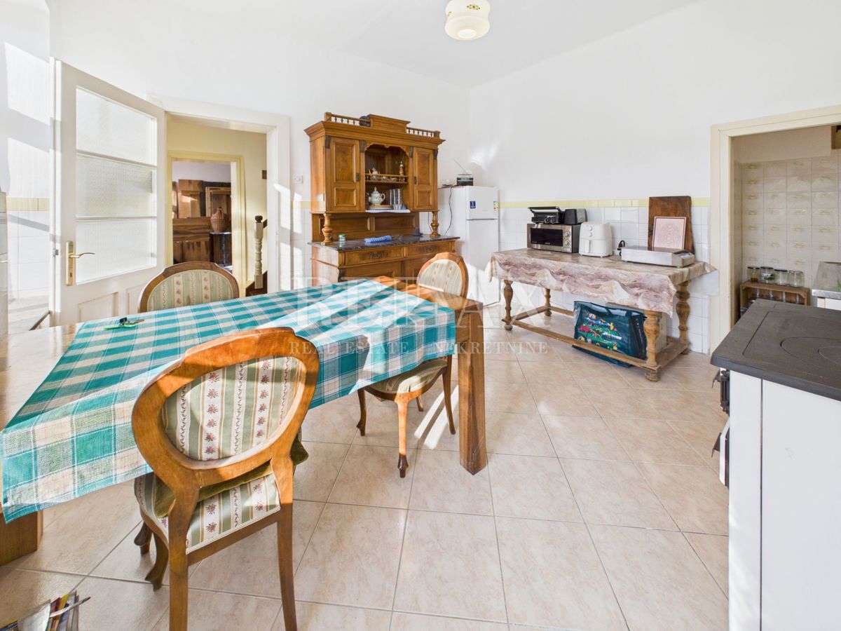 Bribir - casa autentica con giardino