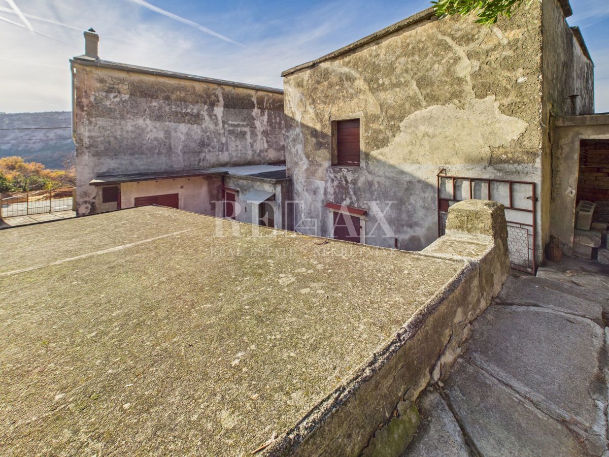 Bribir - casa autentica con giardino