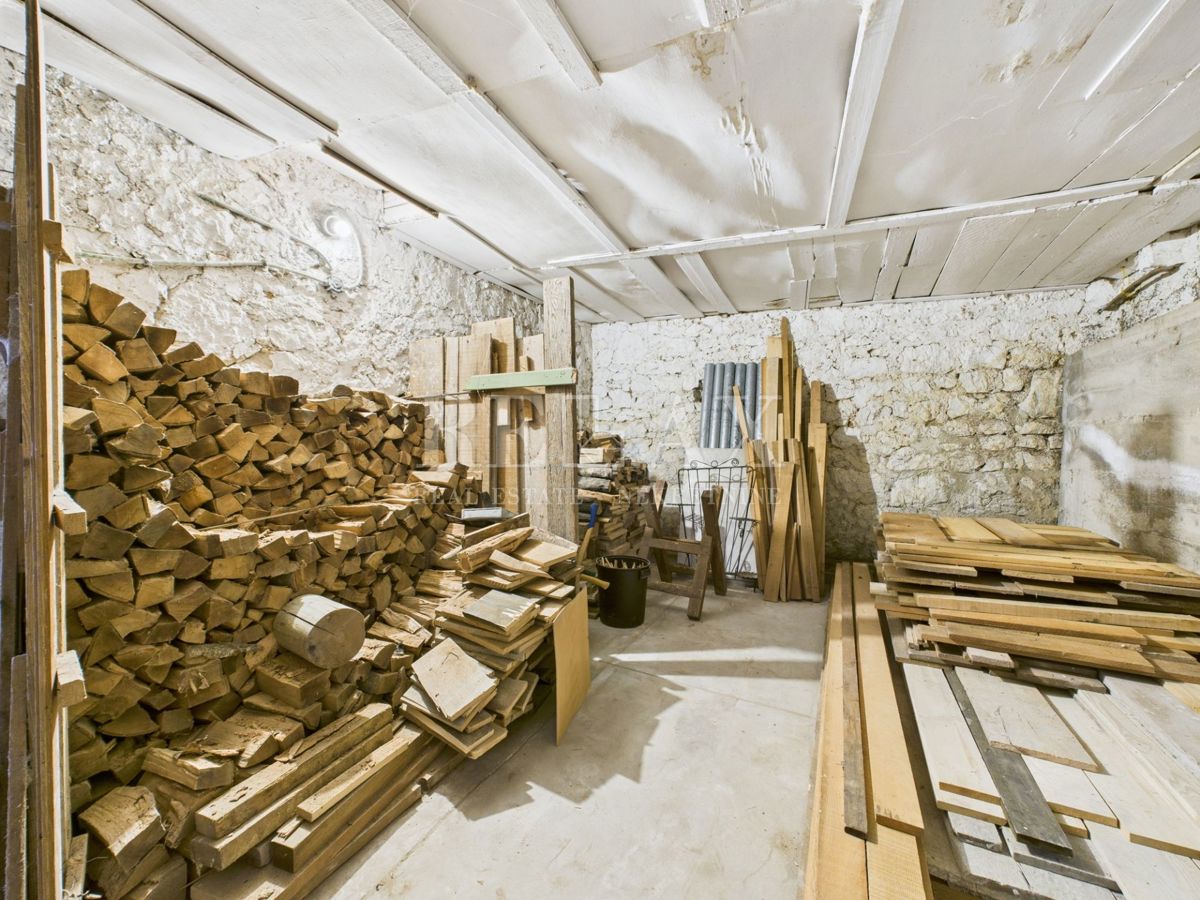 Bribir - casa autentica con giardino