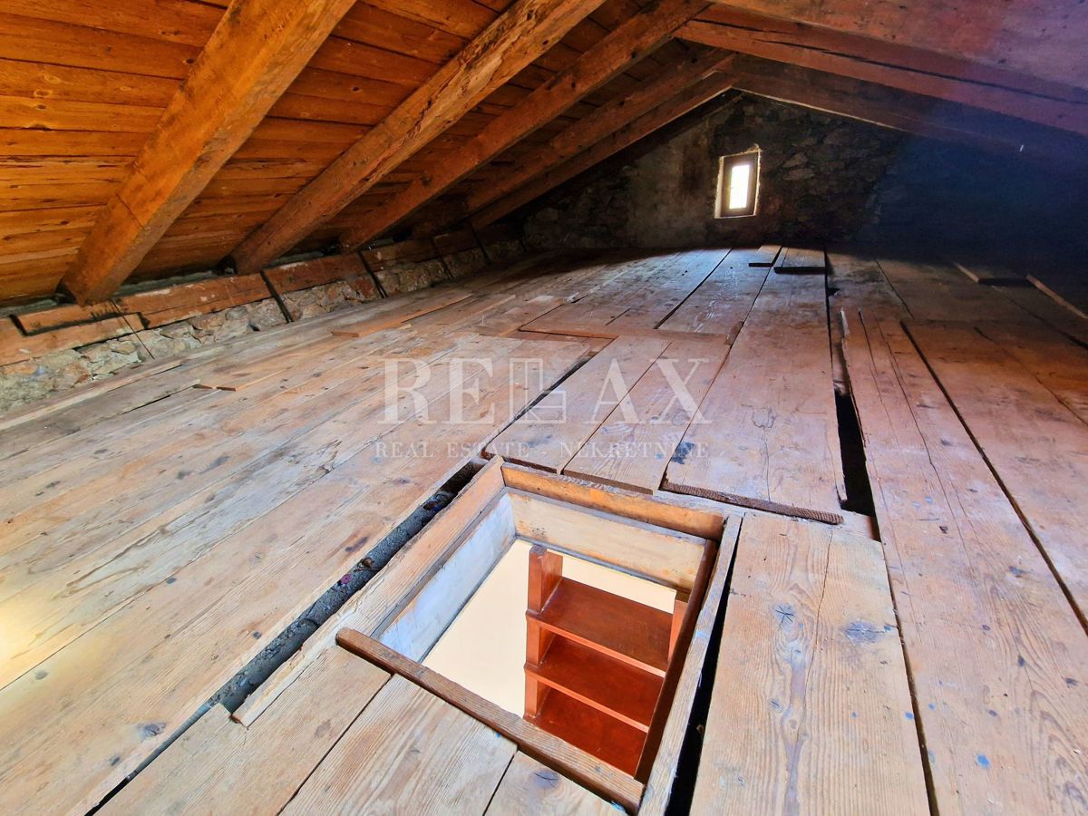 Bribir - casa autentica con giardino