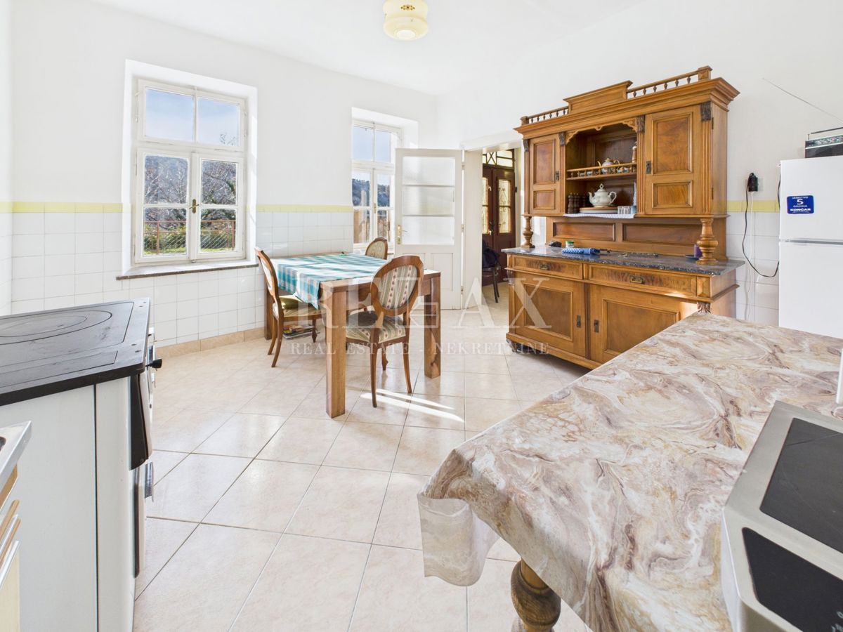 Bribir - casa autentica con giardino