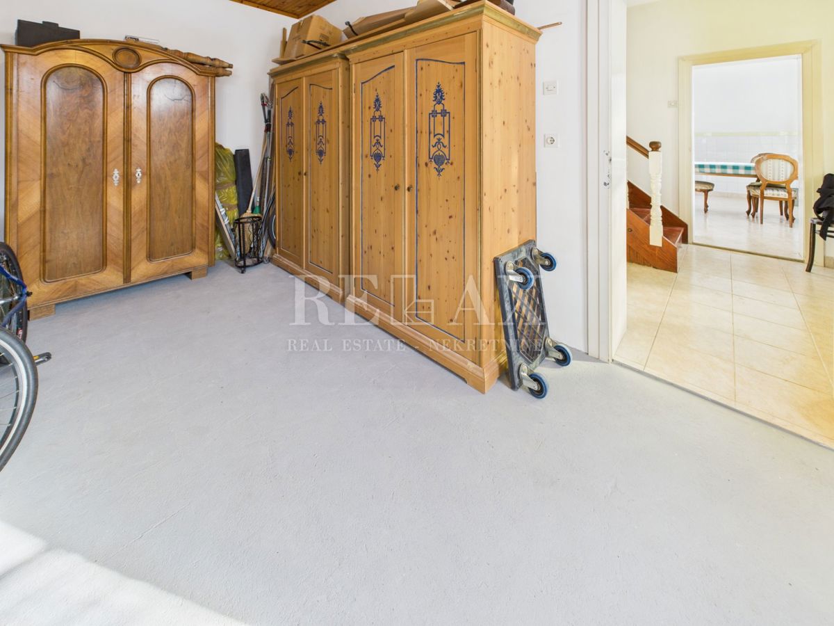 Bribir - casa autentica con giardino