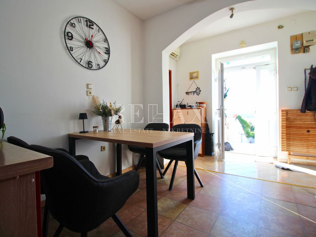 Jadranovo - casa indipendente con 3 appartamenti