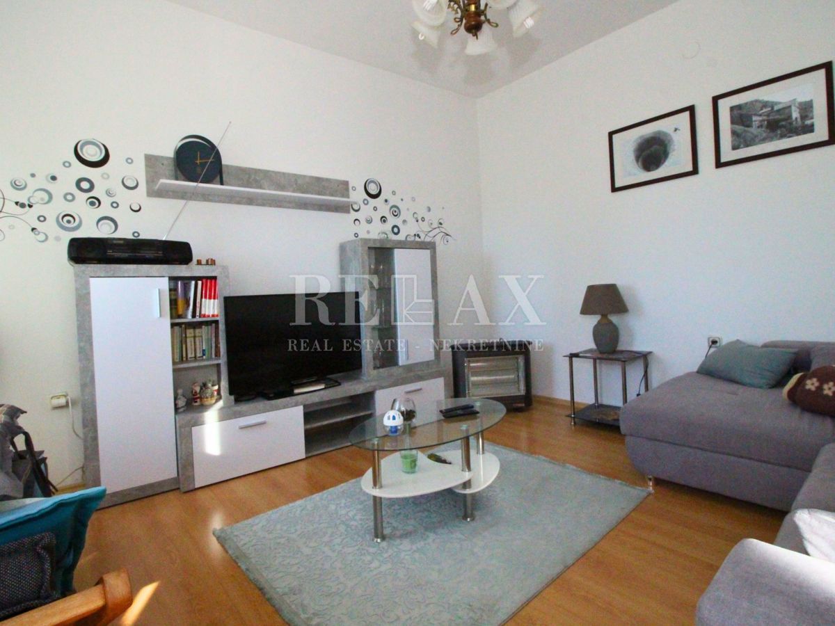 Jadranovo - casa indipendente con 3 appartamenti