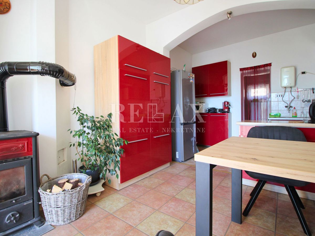 Jadranovo - casa indipendente con 3 appartamenti