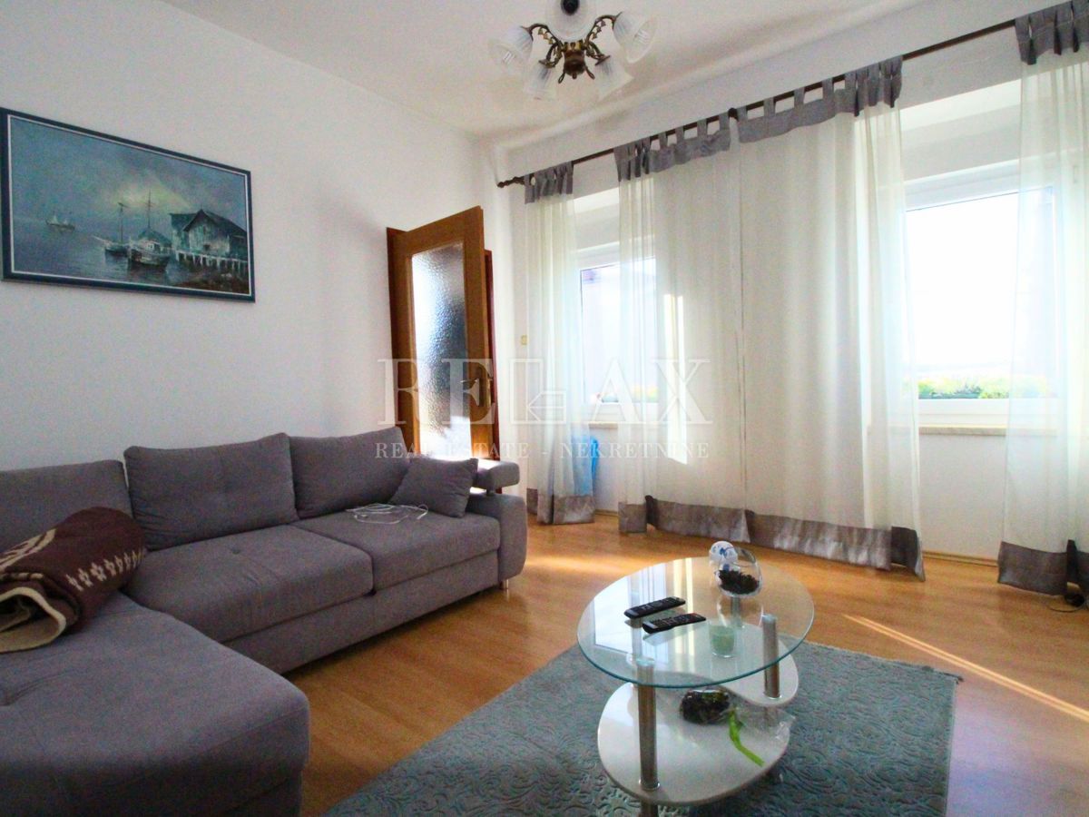 Jadranovo - casa indipendente con 3 appartamenti