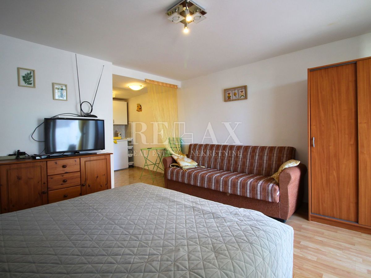 Jadranovo - casa indipendente con 3 appartamenti