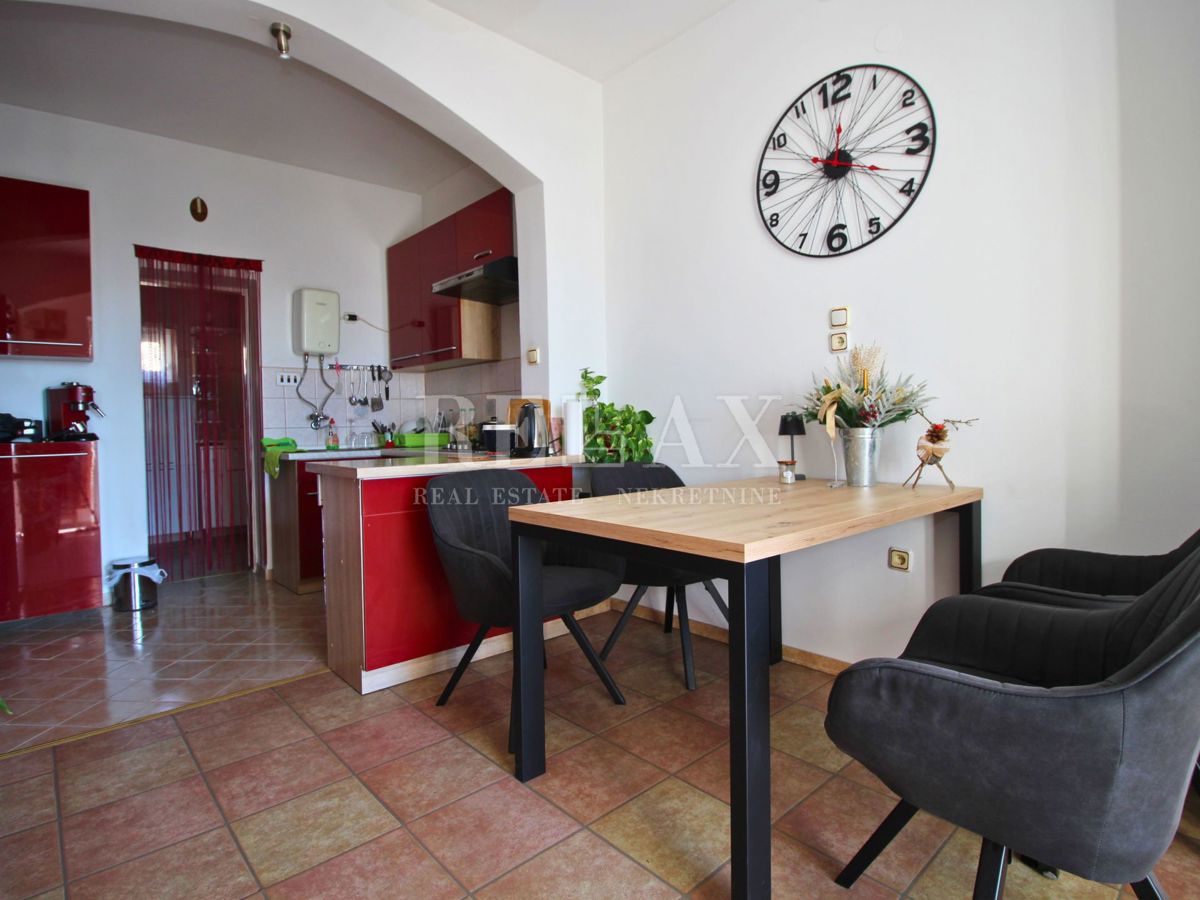 Jadranovo - casa indipendente con 3 appartamenti