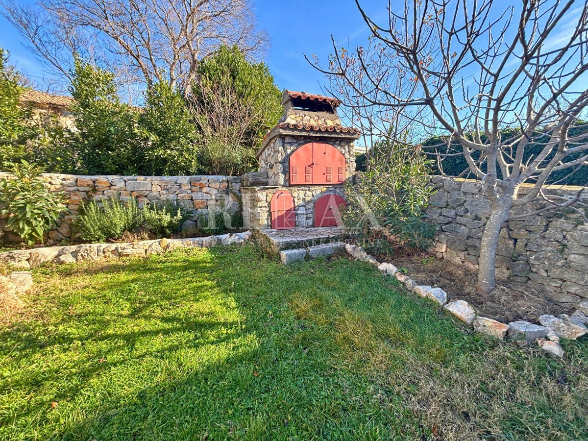 Jadranovo - casa indipendente con 3 appartamenti