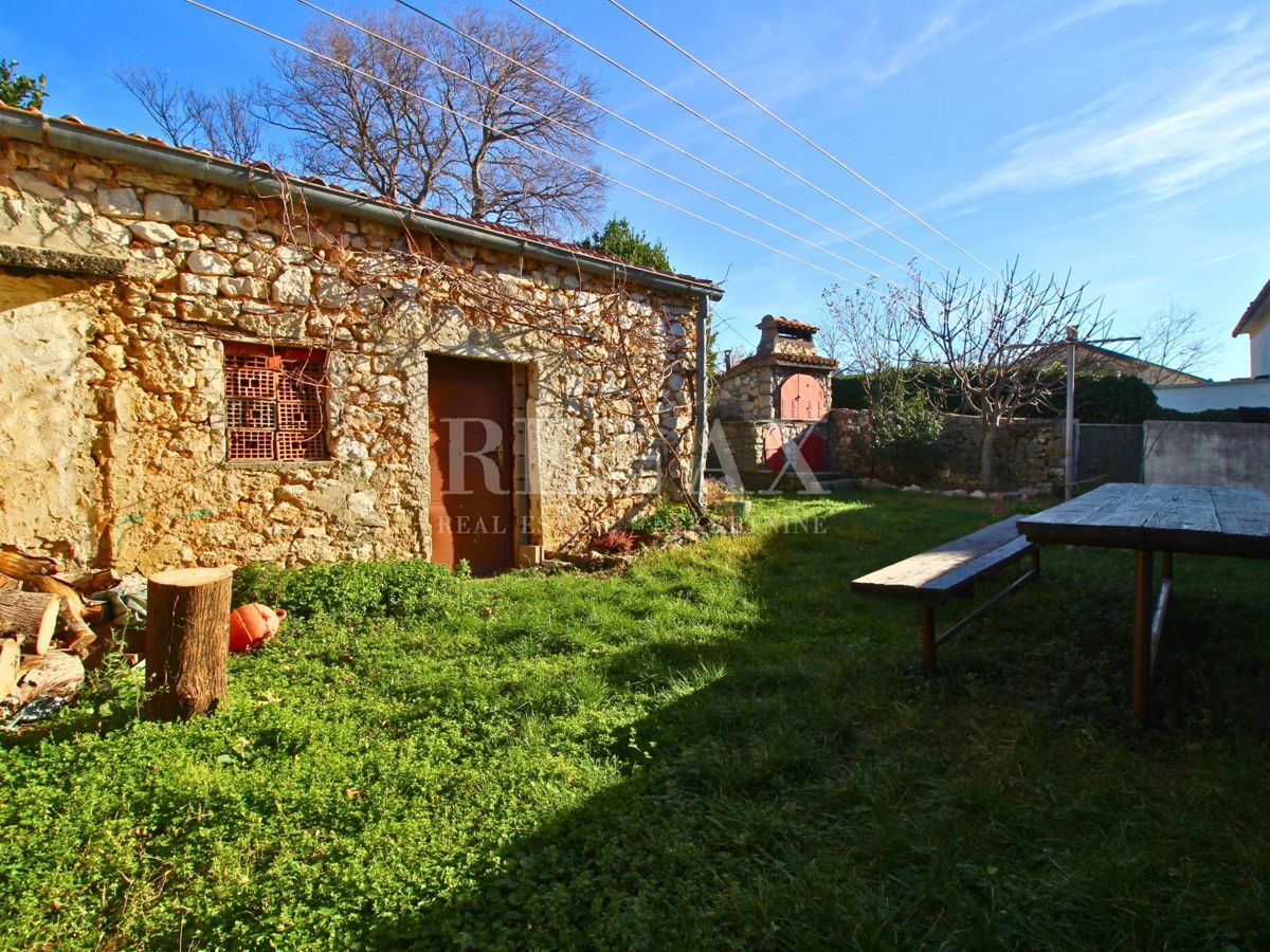 Jadranovo - casa indipendente con 3 appartamenti